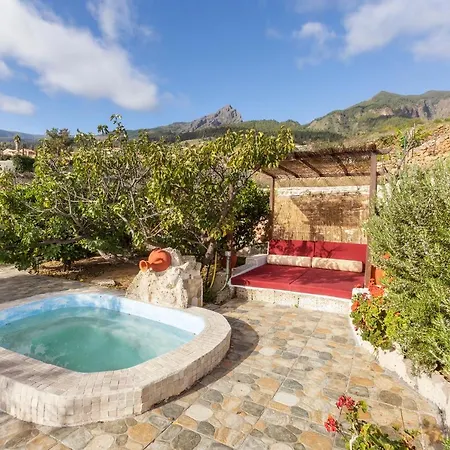 Mountain Getaway For Hikers 2 *