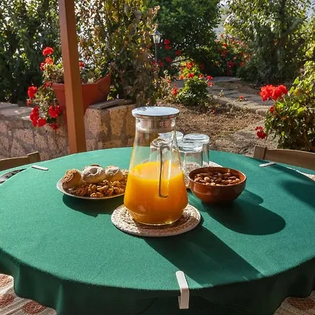 Mountain Getaway For Hikers 2 *