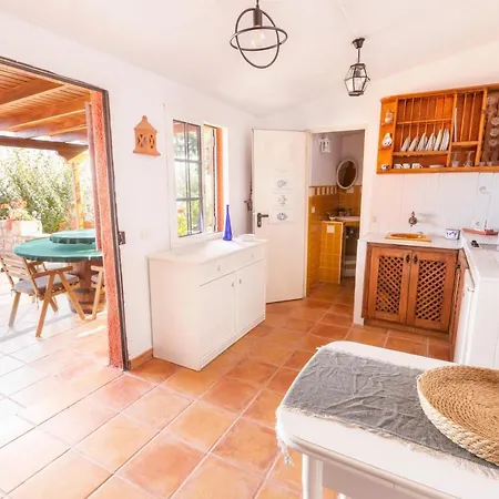 Mountain Getaway For Hikers 2 Ferienhaus Arafo