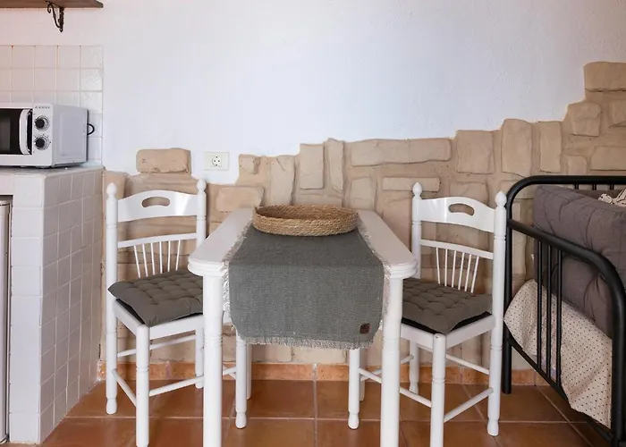 Mountain Getaway For Hikers 2 Arafo